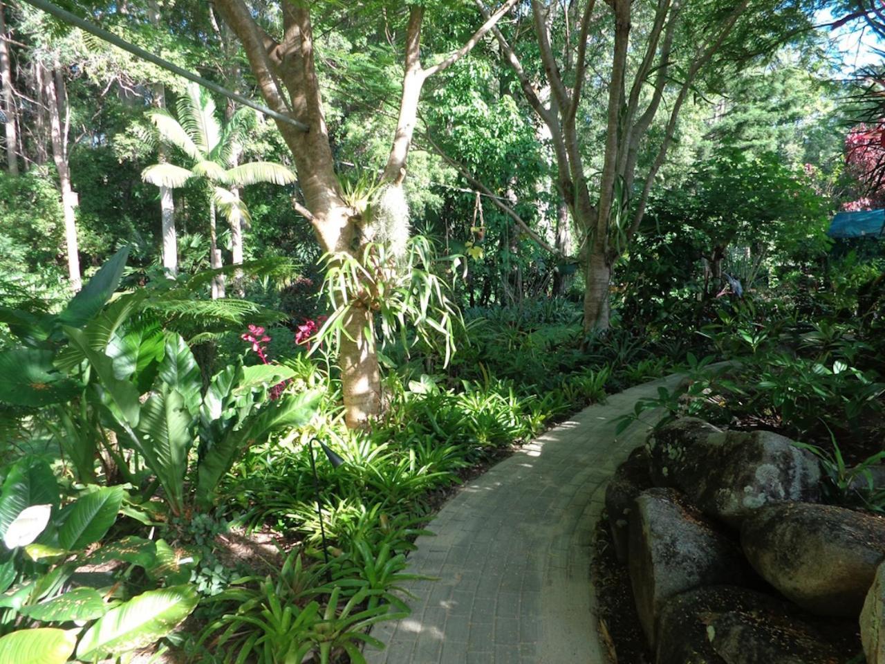 Noosa Buoys Hotel Tinbeerwah Exterior photo